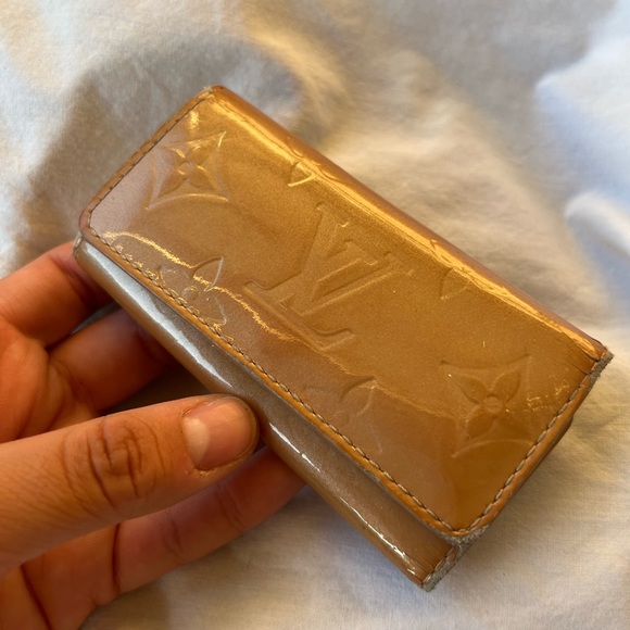 Louis Vuitton Handbags - Louis Vuitton Vernis Key Holder